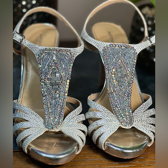 Antonio Melani silver diamond leather high heels size 10 - Picture 3 of 17